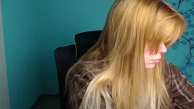 Snapshot of SusannaNight chatting on May 15, 5:25 am SusannaNight online show from May 15, 5:25 am