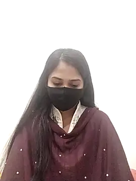 Green LaDY66 online show from November 18, 10:31 am