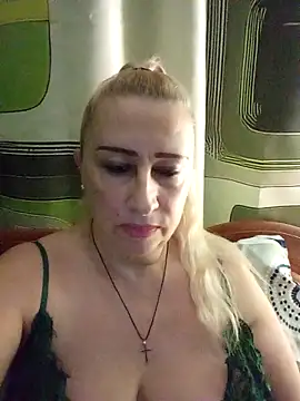 Esenia505 online show from December 18, 4:07 am