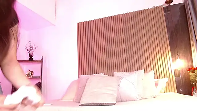 Skay bluee online show from November 5, 12:27 pm