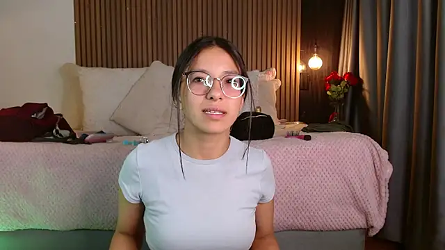 Skay bluee online show from November 13, 2:38 pm