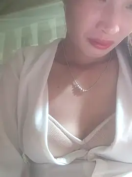 Snapshot of HGiasexy69 chatting on May 17, 1:40 pm HGiasexy69 online show from May 17, 1:40 pm