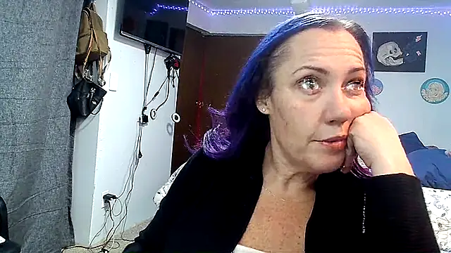 Snapshot of kristallic chatting on December 17, 9:26 am kristallic online show from December 17, 9:26 am