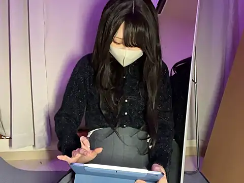 eroeroMiYUeroeo online show from November 11, 4:40 pm