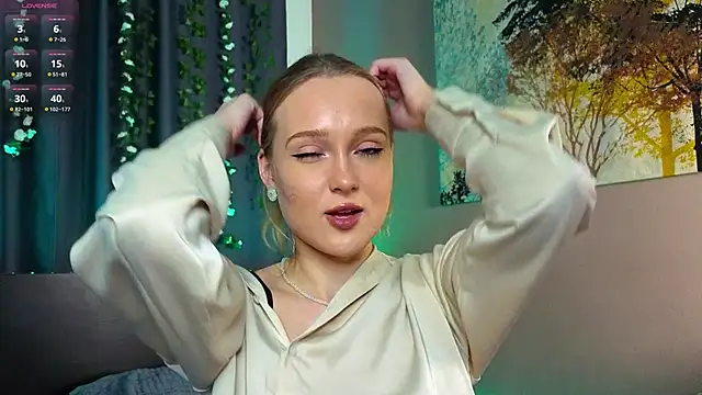 Snapshot of VanessaLightDiamond chatting on November 9, 4:11 am VanessaLightDiamond online show from November 9, 4:11 am