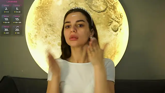 LauraHansil online show from December 17, 6:08 am