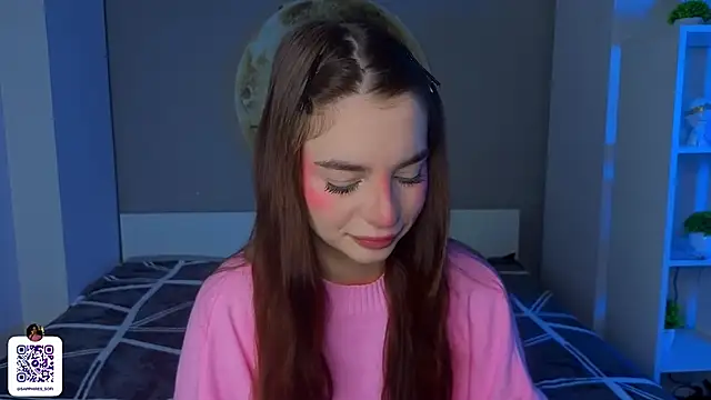 LauraHansil online show from March 11, 7:09 pm