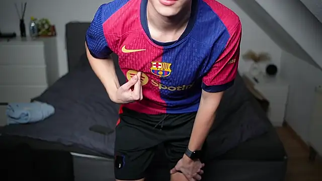 Snapshot of InnocentGuysOF chatting on February 20, 6:08 pm InnocentGuysOF online show from February 20, 6:08 pm