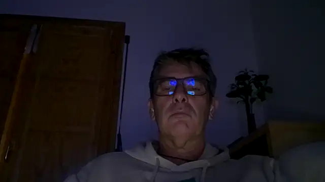 Snapshot of miangelpt chatting on October 28, 9:28 pm miangelpt online show from October 28, 9:28 pm