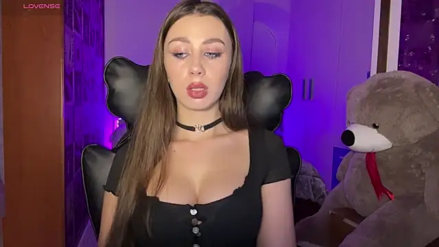 Snapshot of SweetCherry__N chatting on November 15, 6:04 pm SweetCherry N online show from November 15, 6:04 pm