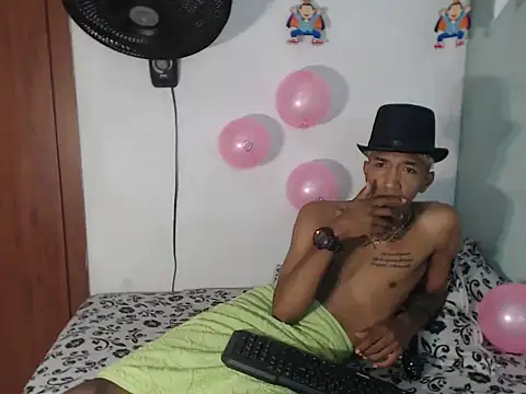 Snapshot of jeider_77 chatting on October 31, 7:26 pm jeider 77 online show from October 31, 7:26 pm