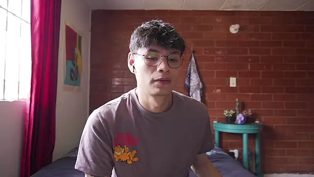 estmonnn online show from January 10, 3:47 pm