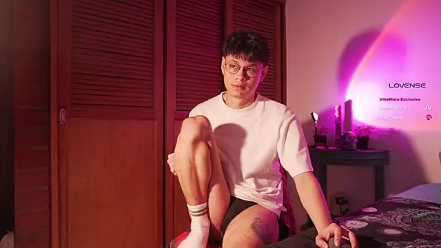 estmonnn online show from April 21, 12:56 am