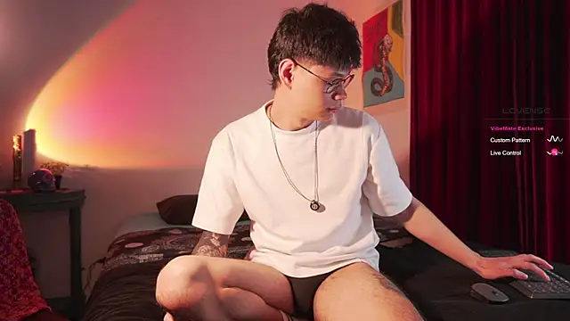 estmonnn online show from April 21, 2:51 am