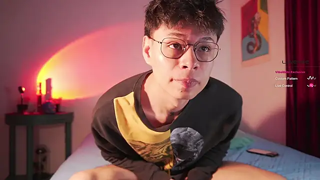 estmonnn online show from April 23, 11:51 pm