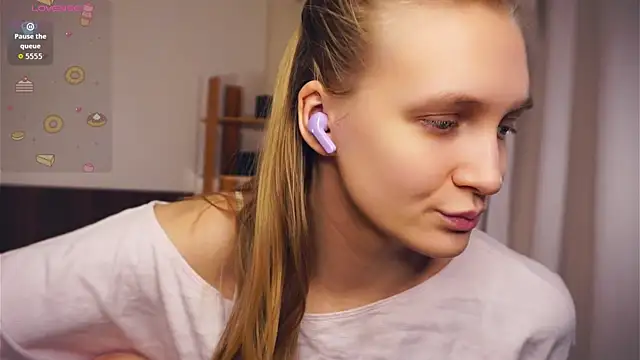 DierdreJacobsohn online show from November 25, 6:35 am