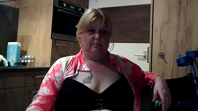 Sylviastar46 online show from March 24, 9:20 pm