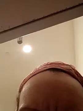 Karebearz1 online show from November 28, 8:22 pm