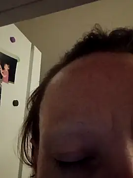 Karebearz1 online show from April 2, 8:23 am