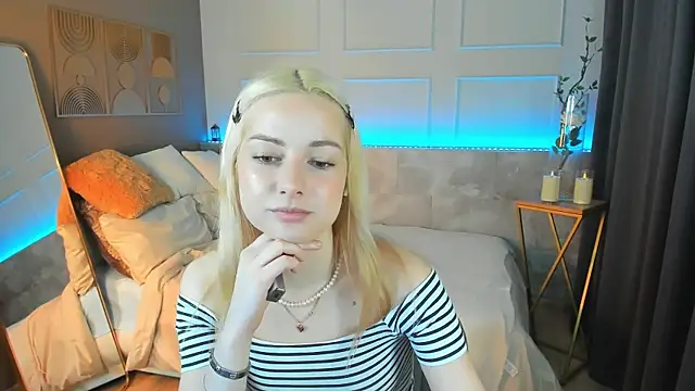 Snapshot of Jessie_Cuti chatting on February 17, 1:51 pm Jessie Cuti online show from February 17, 1:51 pm