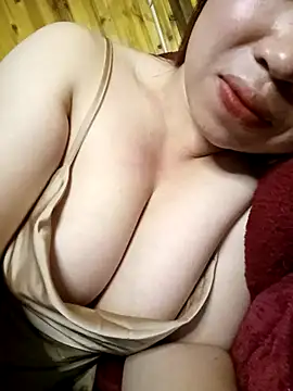 julybe online show from March 30, 11:39 pm