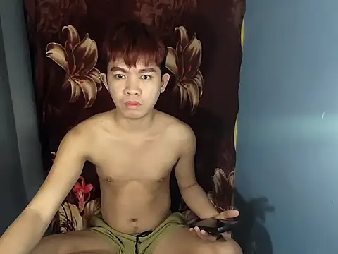 Snapshot of newcummersxx chatting on July 17, 2:56 pm newcummersxx online show from July 17, 2:56 pm