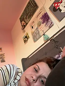 Snapshot of Carolineisback chatting on March 6, 4:36 pm Carolineisback online show from March 6, 4:36 pm