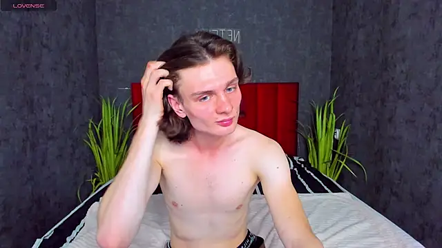 Snapshot of NelsonGodman chatting on November 6, 2:40 pm NelsonGodman online show from November 6, 2:40 pm