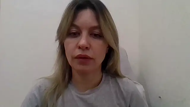 Snapshot of Little_Milf_5 chatting on November 17, 5:08 pm Little Milf 5 online show from November 17, 5:08 pm