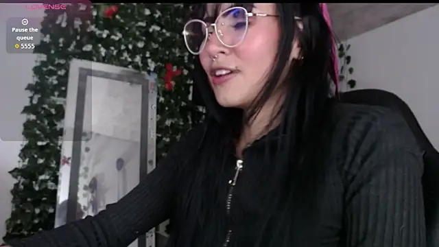 Snapshot of myomii_nixx chatting on November 5, 2:33 am myomii nixx online show from November 5, 2:33 am