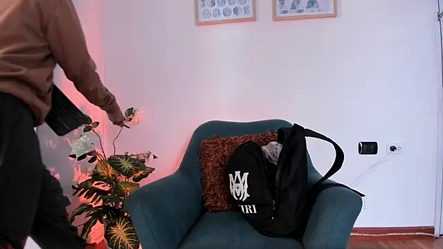 LahanaKimish online show from November 4, 12:37 pm