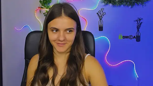 lisa dark  online show from July 13, 9:34 am