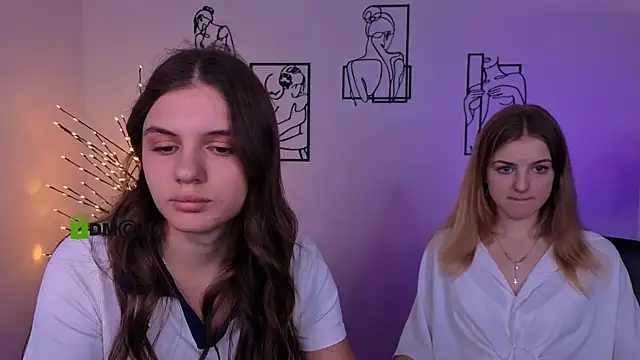 lisa dark  online show from July 22, 9:12 am