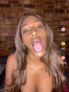 SP1CY MOMMY online show from April 25, 1:41 pm