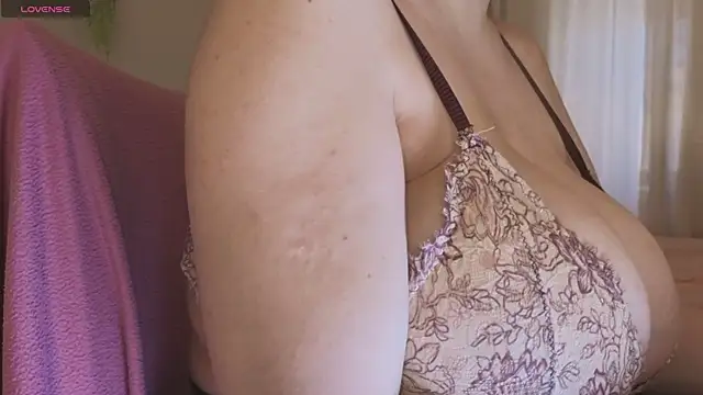 Ange Boob online show from April 10, 10:31 am