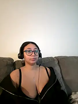 minha baby online show from December 3, 4:49 pm