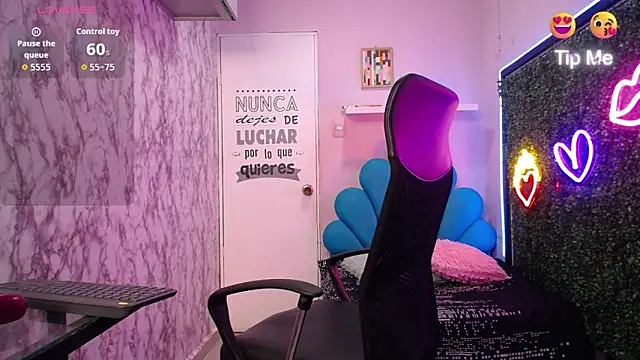 valeria martinez19 online show from April 1, 9:34 pm