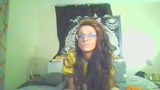 Snapshot of iamvideovixen chatting on November 4, 6:45 am iamvideovixen online show from November 4, 6:45 am