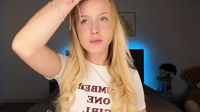 adele armass online show from April 4, 9:12 pm