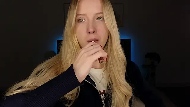 Snapshot of adele_armass chatting on May 11, 8:50 pm adele armass online show from May 11, 8:50 pm