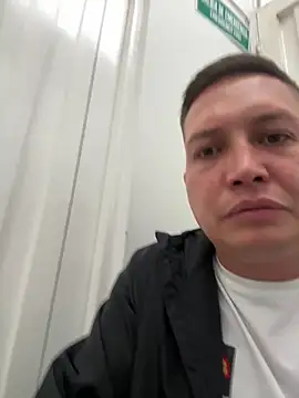 NathanielLux29 online show from November 7, 8:20 pm