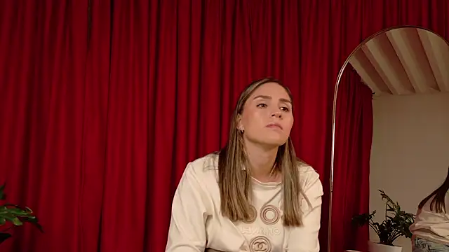 VictoriaNova  online show from March 12, 7:09 pm