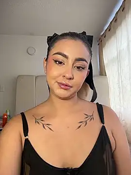 Elina Hills online show from February 19, 6:37 pm