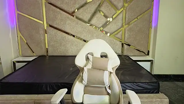 Frrreyaa online show from November 14, 2:32 am