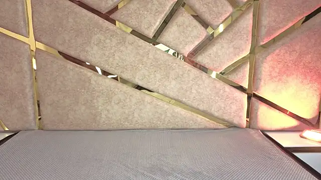 Frrreyaa online show from December 5, 2:20 am