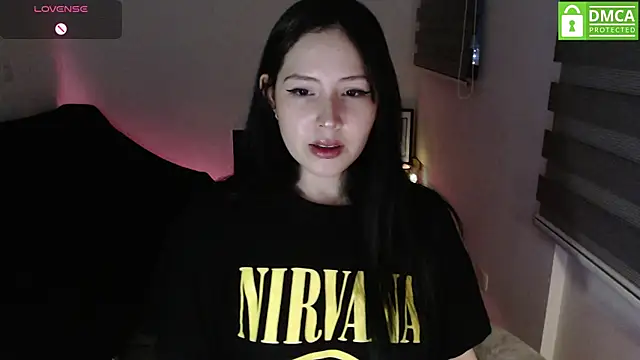 Snapshot of just_meko chatting on May 8, 1:44 am just meko online show from May 8, 1:44 am
