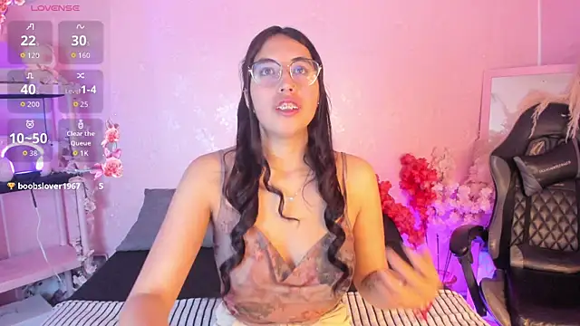 Snapshot of Valk_submissive chatting on June 2, 5:20 am Valk submissive online show from June 2, 5:20 am