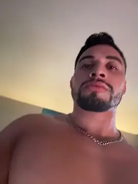 latinpeaches online show from June 27, 10:59 pm