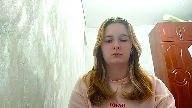 Snapshot of PearlHennington chatting on October 30, 4:30 pm PearlHennington online show from October 30, 4:30 pm