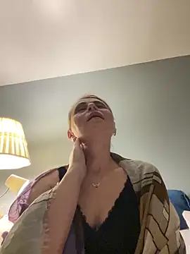 Snapshot of ToriLove777 chatting on November 6, 6:47 am ToriLove777 online show from November 6, 6:47 am